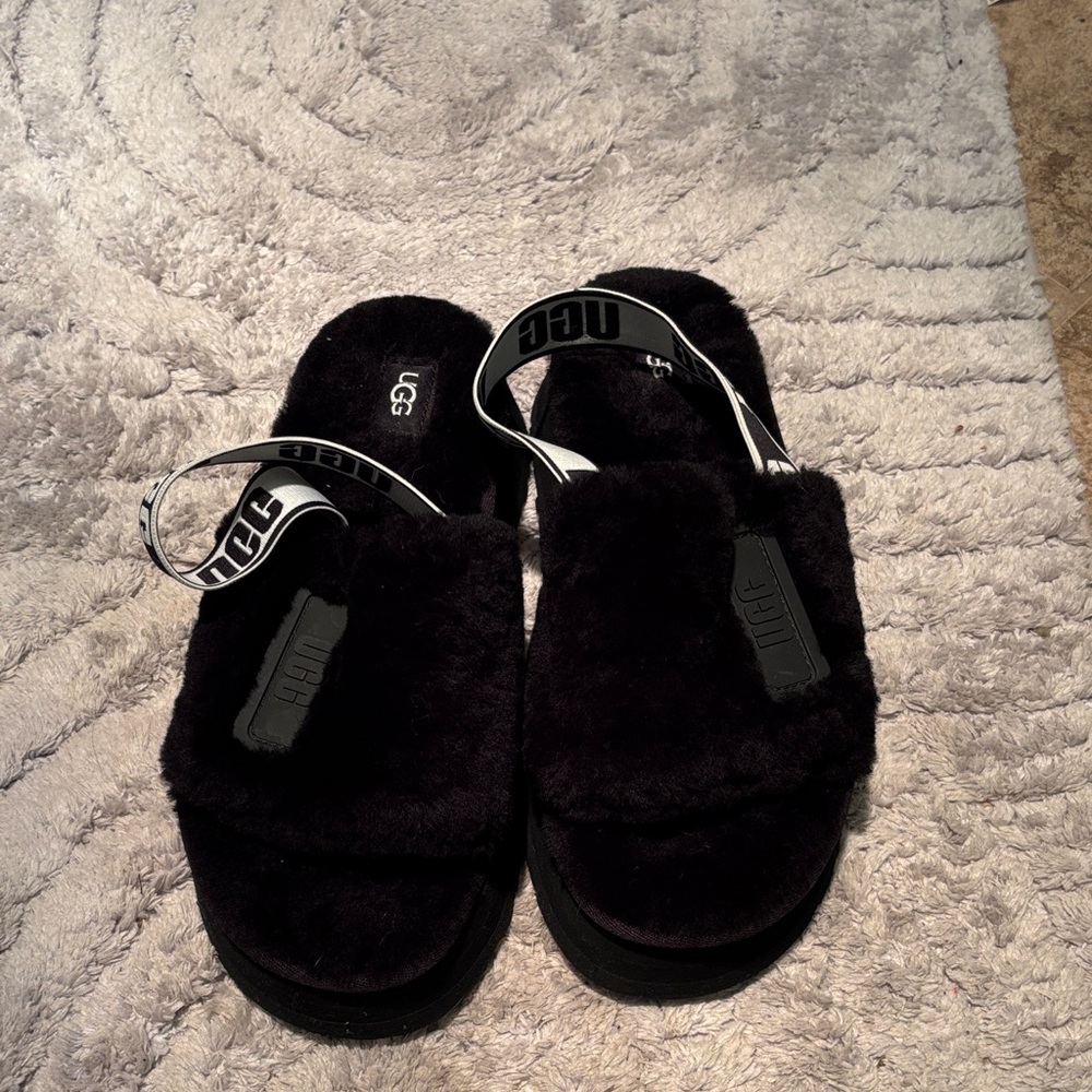 UGG Women’s Black Fuzzy Slippers